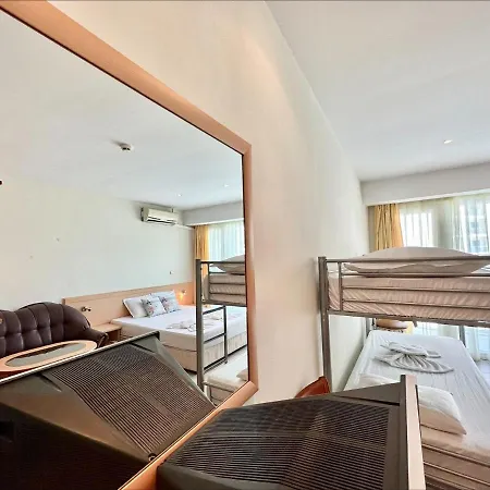 Menada Miramar Palace