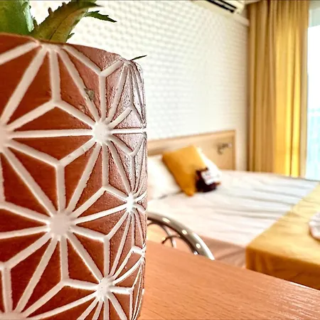 Menada Miramar Palace דירה