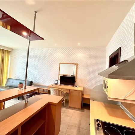 Menada Miramar Palace 公寓 *