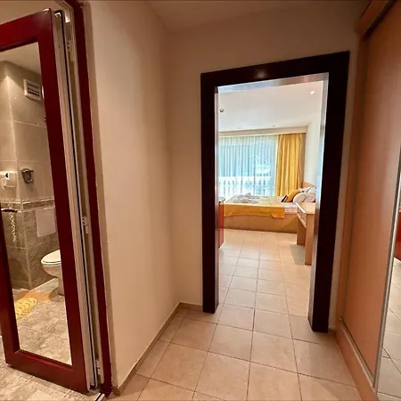 Menada Miramar Palace * סאני ביץ'
