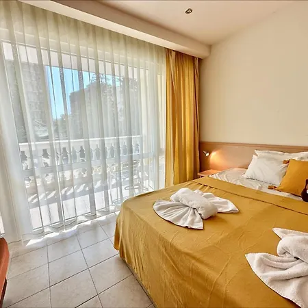 Menada Miramar Palace 公寓 阳光海滩