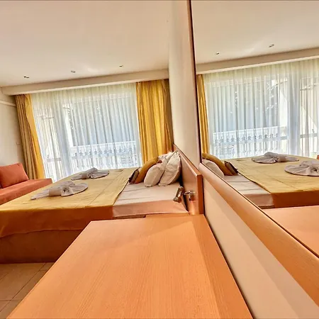 דירה Menada Miramar Palace *
