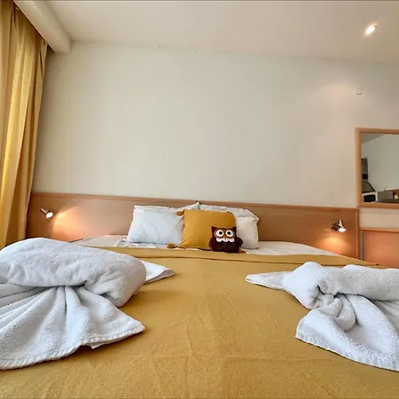 Menada Miramar Palace * סאני ביץ'