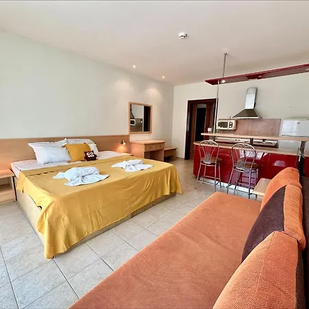Menada Miramar Palace * סאני ביץ'