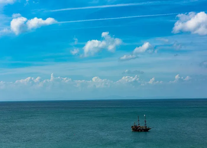 Menada Miramar Palace *