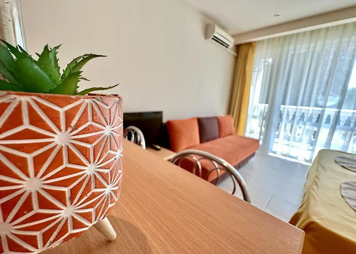 Menada Miramar Palace *