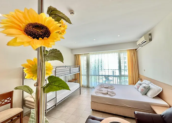 Menada Miramar Palace