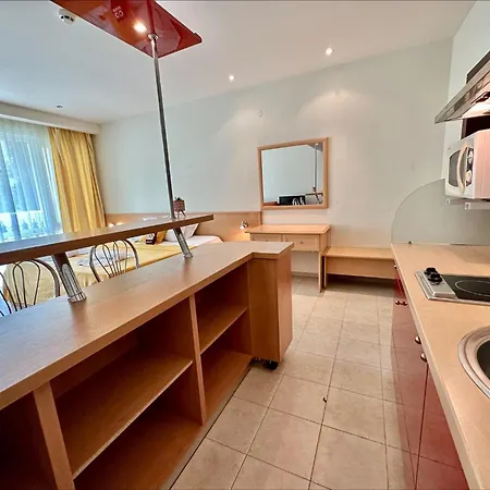 Menada Miramar Palace Apartment